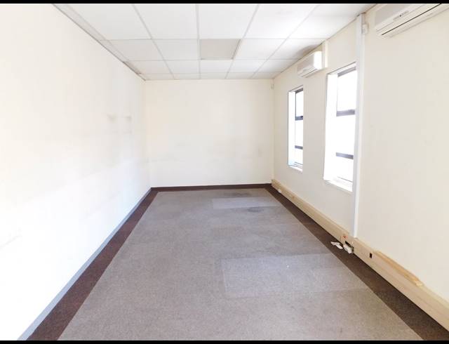 780M² OFFICE TO LET IN FERNDALE